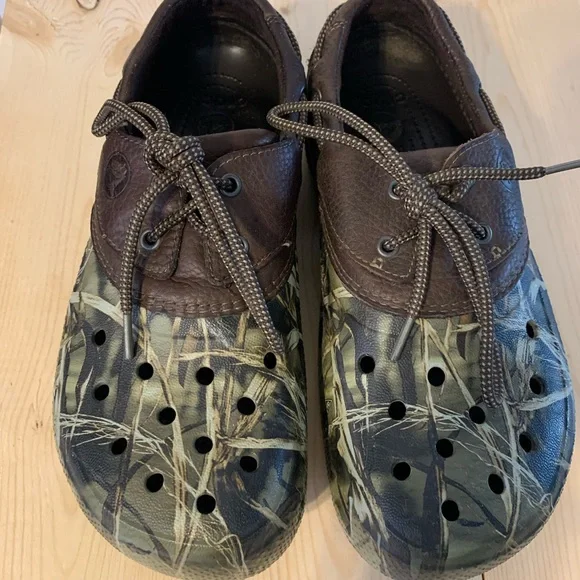 CROCS Men's Camouflage Loafers - Picture 2 of 4